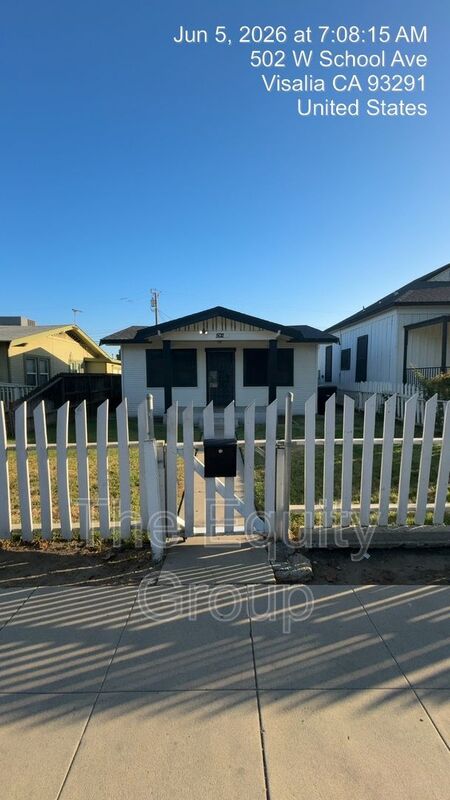 Visalia House: 502 West School St