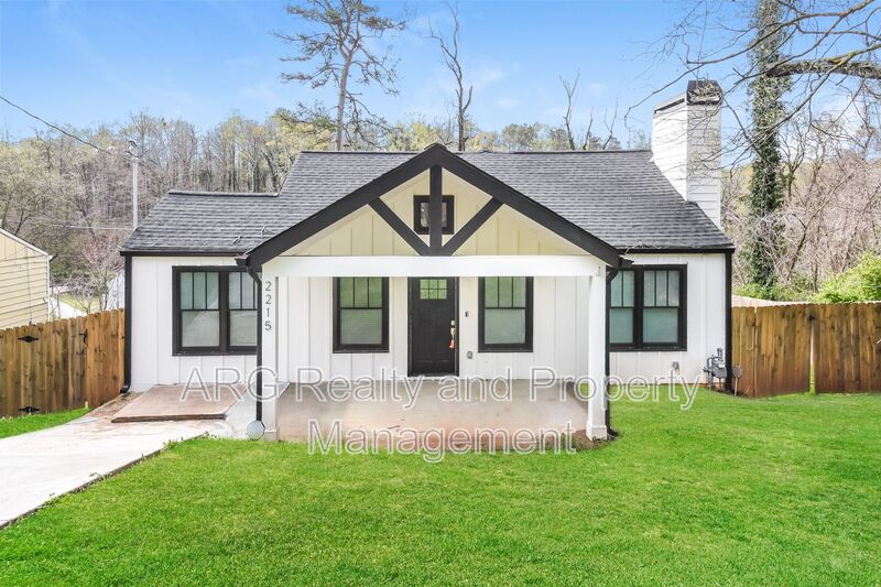 Atlanta House: 2215 Lang Drive