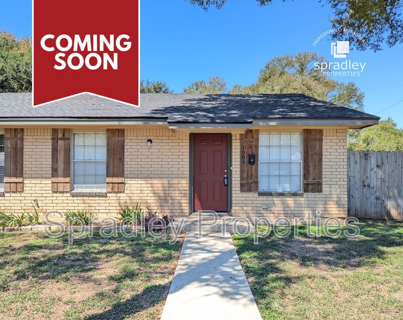 Belton Townhome: 1008 North Wall St