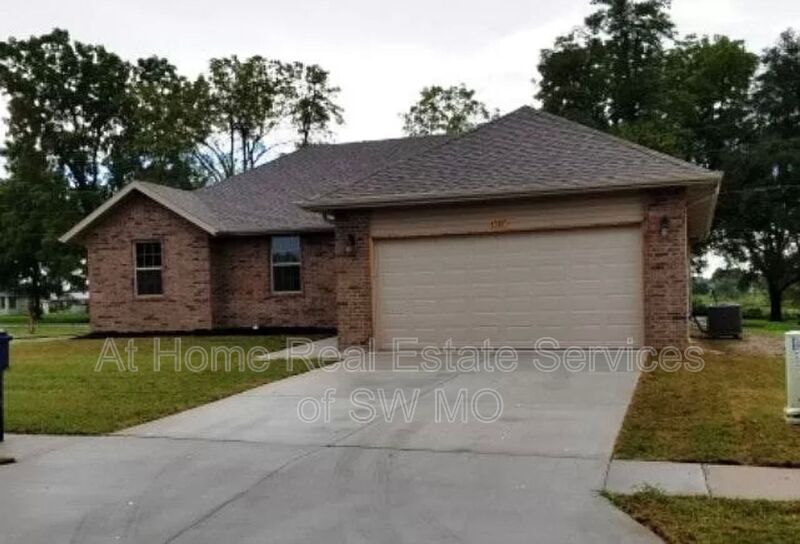 Springfield House: 4587 W Brownstone