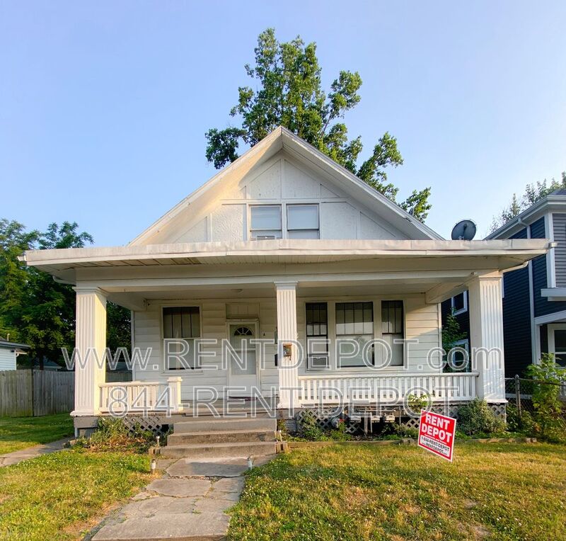 Evansville Condo: 613 Monroe Ave