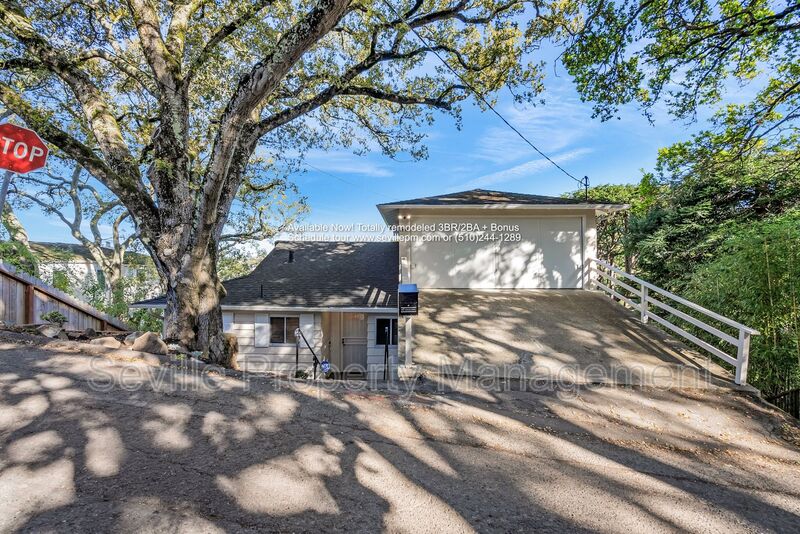 Oakland House: 5945 Girvin Dr