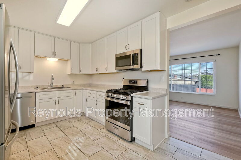 San Diego Condo: 3341 Chamoune Ave