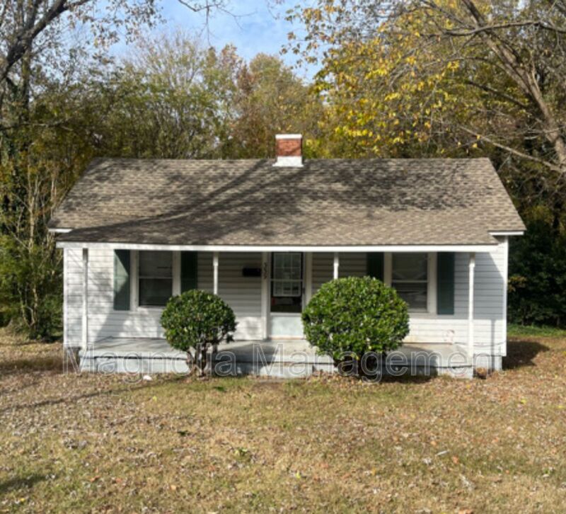 Henderson House: 359 Davis Street