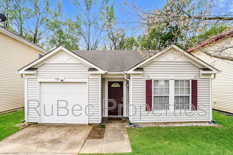 Charlotte House: 1120 New Day Ct