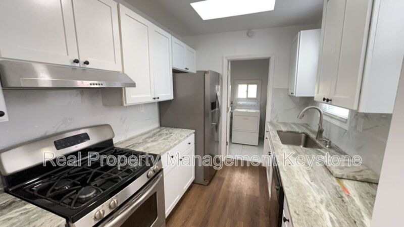 Pittsburgh House: 1715 Larkins Way