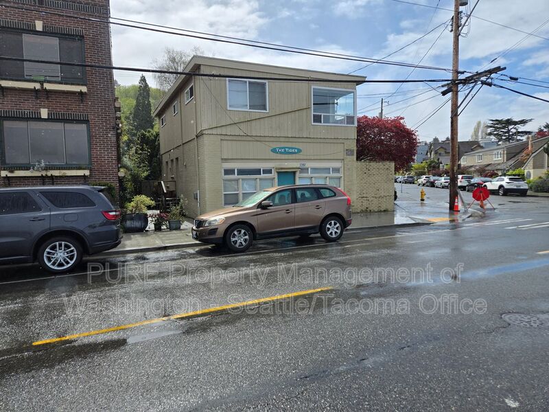 Seattle Condo: 2356 Alki Ave SW