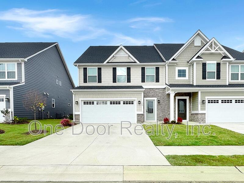 Williamsburg House: 105 Ironsmith Way