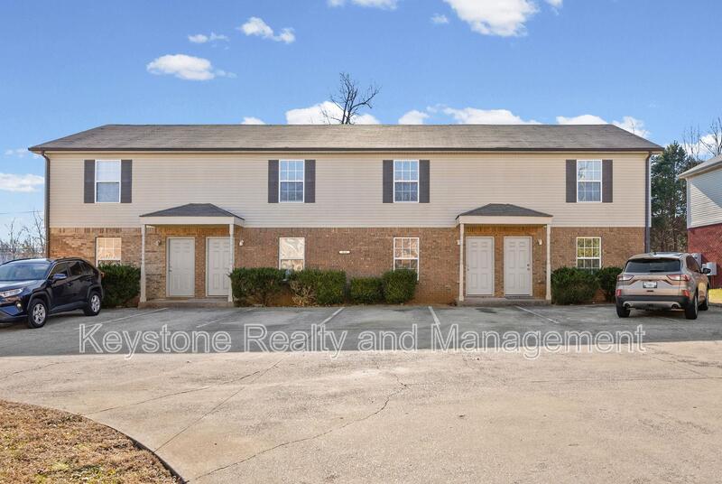 Unit C
Clarksville Townhome: 816 Oak Arbor Court