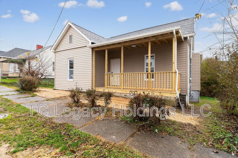 Clarksburg House: 1013 North 15th Street