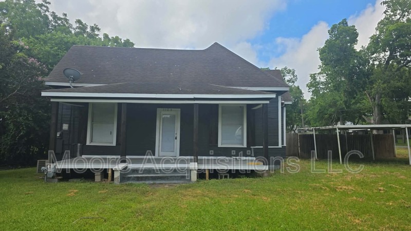 Sherman House: 1108 West Center Street