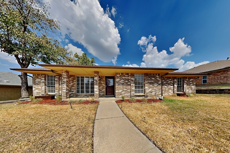 Carrollton House: 1605 Brighton Dr