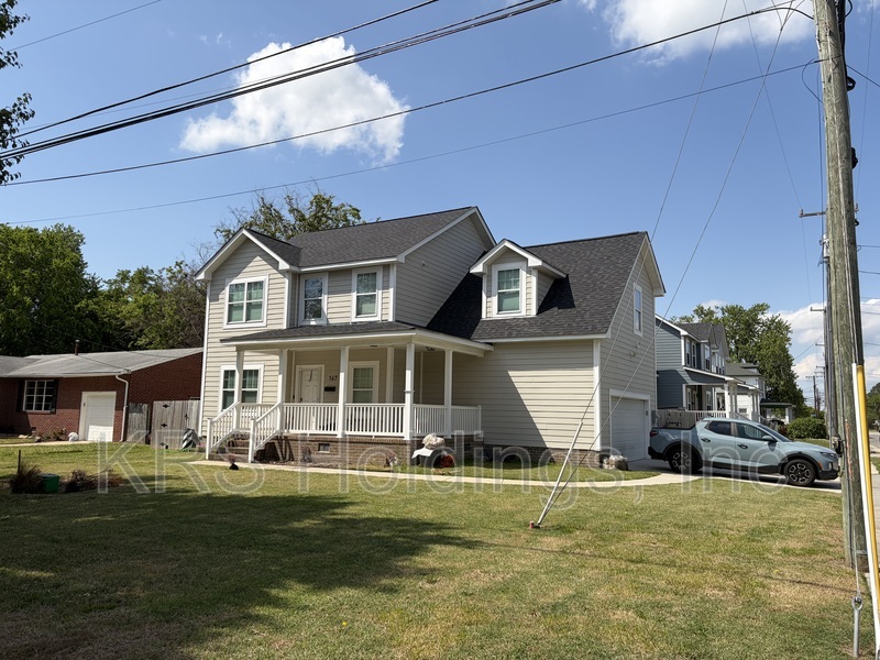 Hampton House: 167 Settlers Landing Road