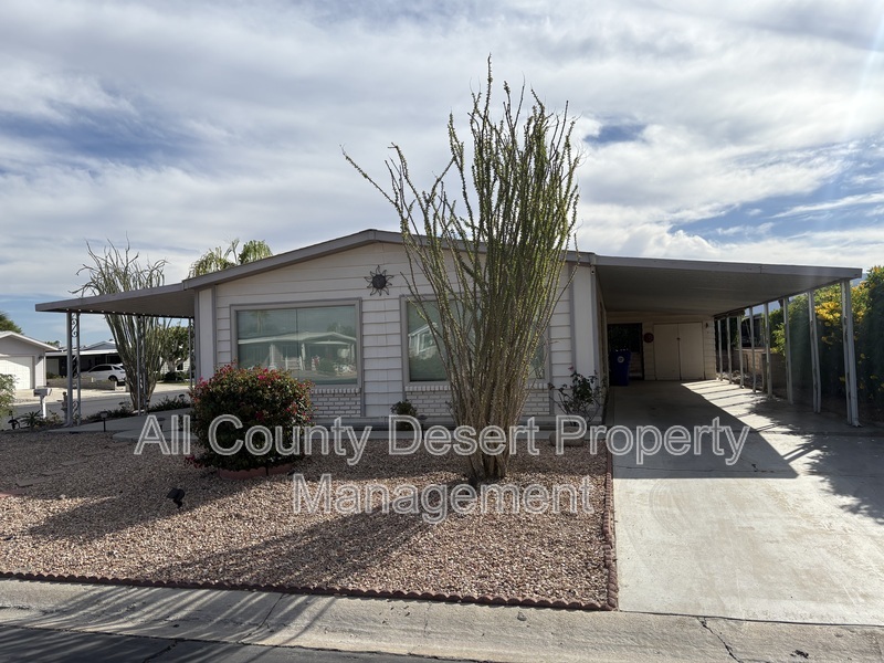 Palm Desert House: 38251 Desert Greens Dr E