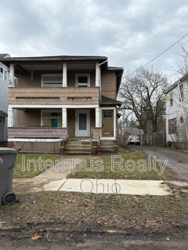 Youngstown House: 54 Halls Heights Ave