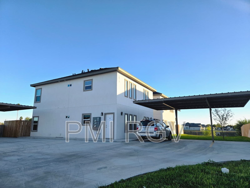 Alton Condo: 2912 E Israel Ave