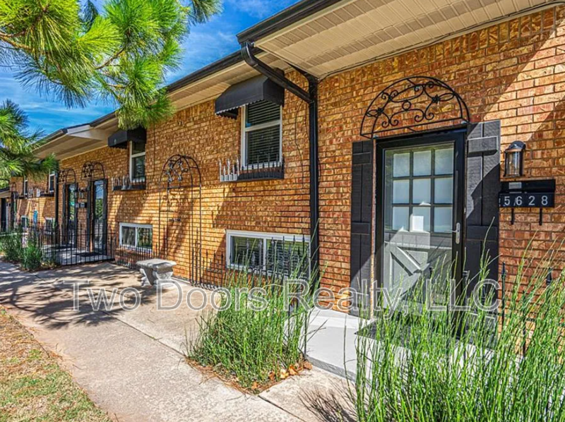 Oklahoma City House: 5628 North Meridian Avenue