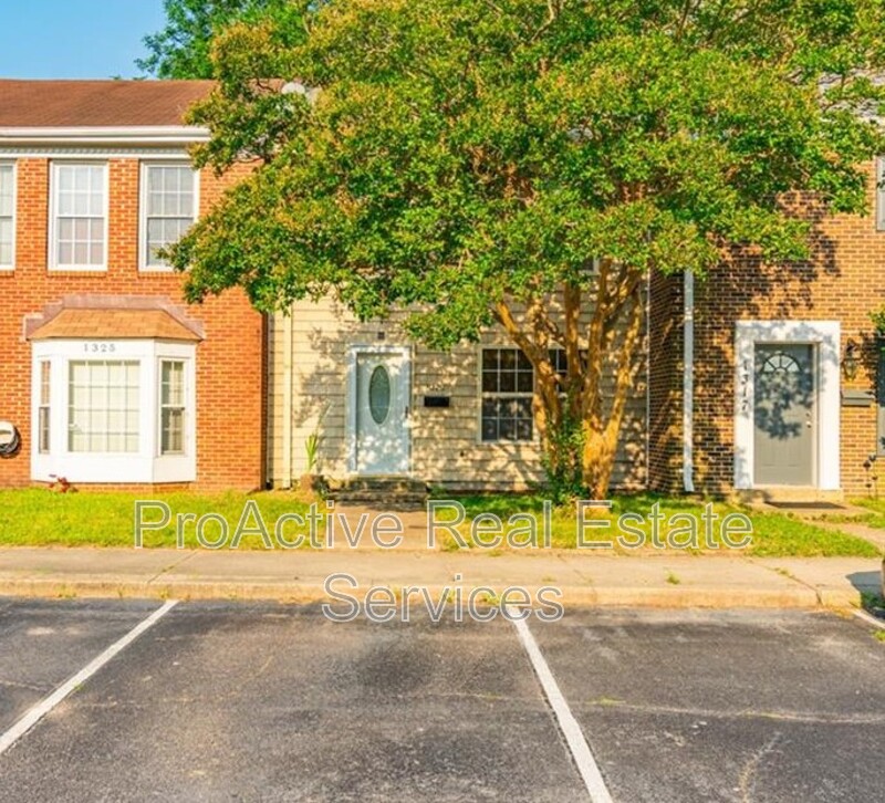 Virginia Beach Townhome: 1321 Ruddy Oak Court - 1