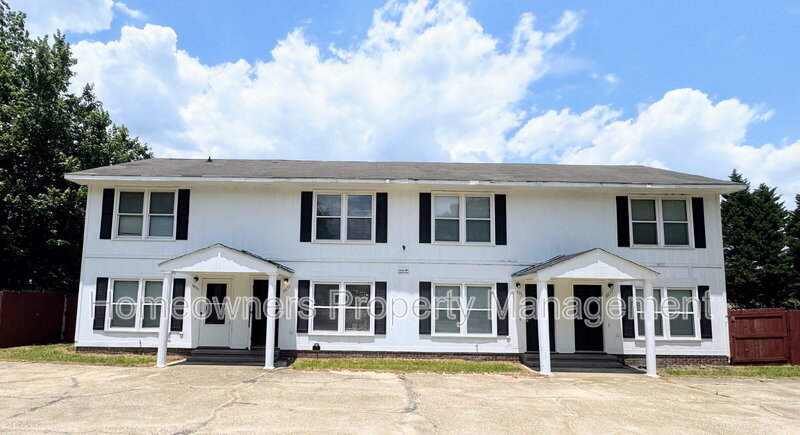 Fayetteville House: 6633 Abbey Lane