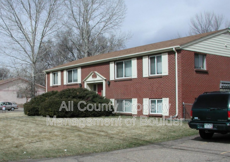 Longmont Condo: 1112 17th Ave