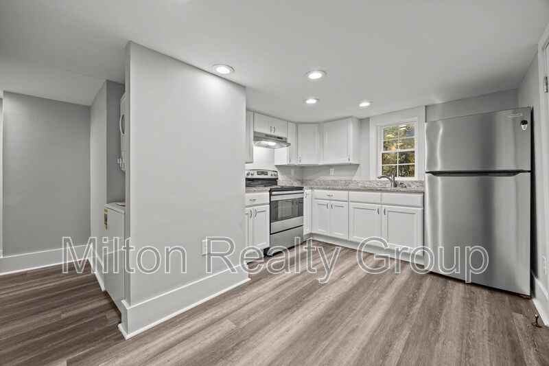 Dunn Condo: 210 S Elm Ave