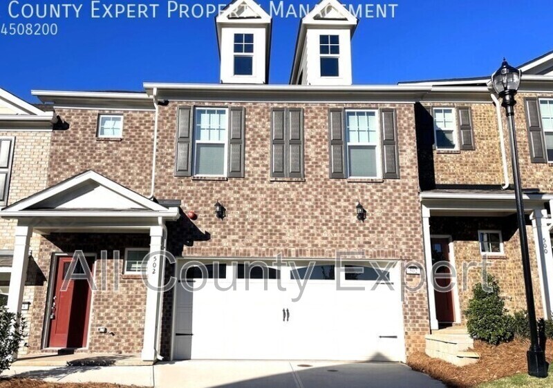 woodstock Townhome: 502 Cooper Lane