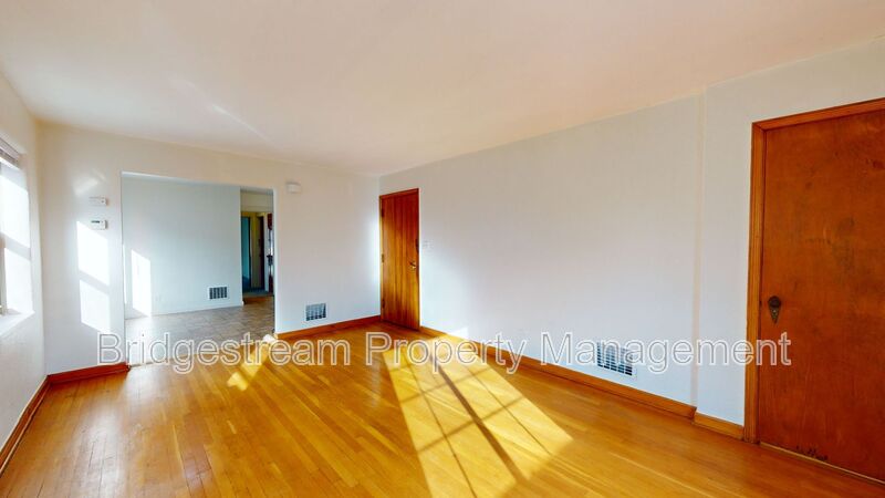 Kettering House: 1413 Old Lane Avenue