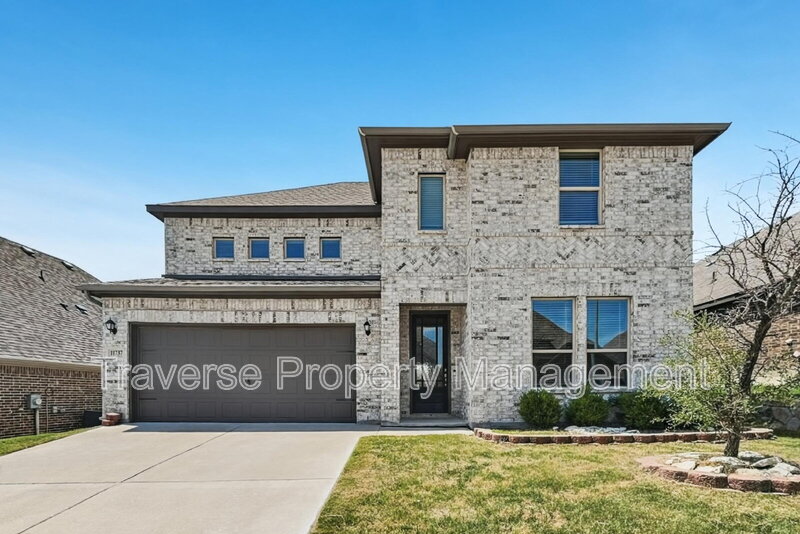 White Settlement House: 11737 Pistachio Trl