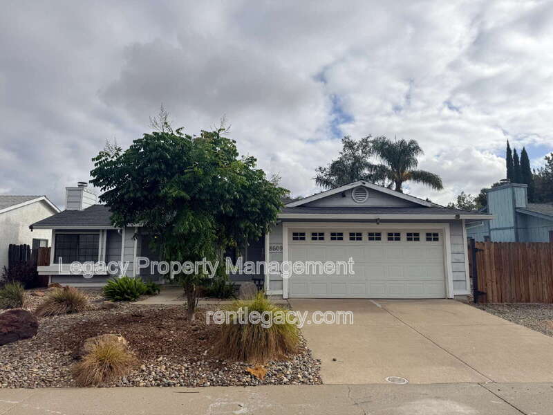 Sacramento House: 8609 Oakbank Way