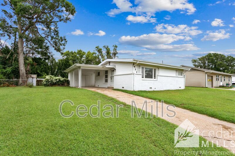 Park City House: 1422 E Cloverdale Dr