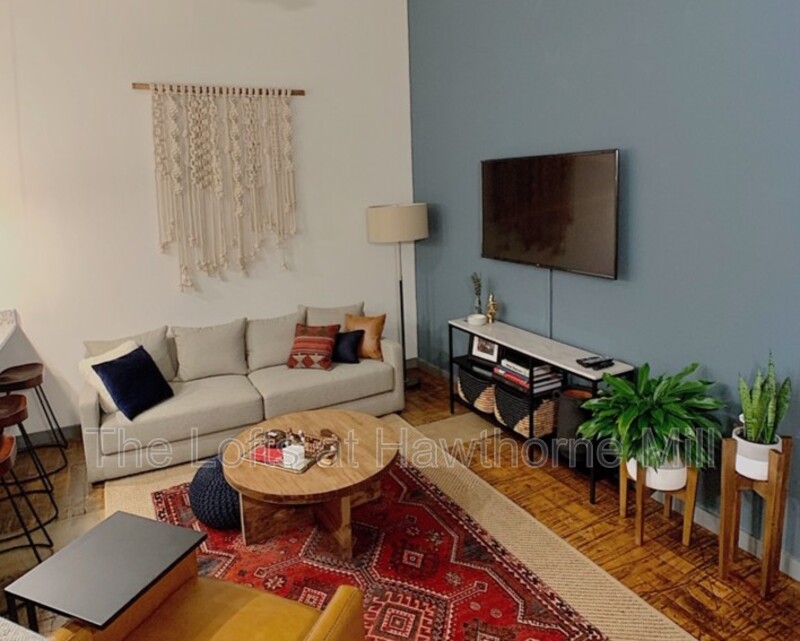Charlotte Condo: 1101 Hawthorne Lane