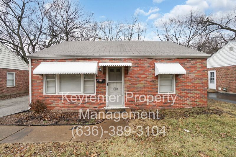 Florissant House: 1045 N New Florissant Rd