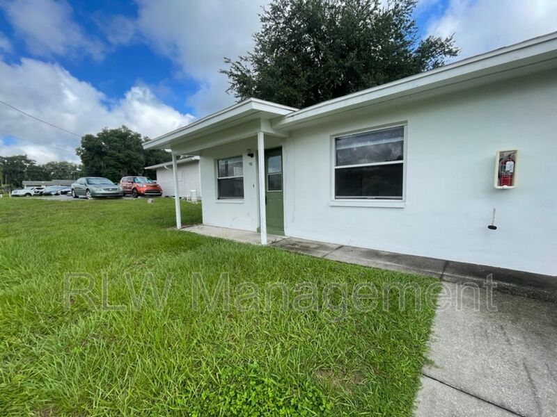 Inverness House: 117 N Cherry Ave