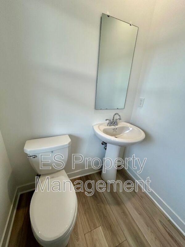 Beautiful new build condo in Westfield - Photo 14