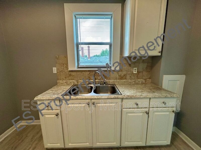 Newly renovated 3 bedroom 2 full bath home just north of Downtown Indy! - Photo 6