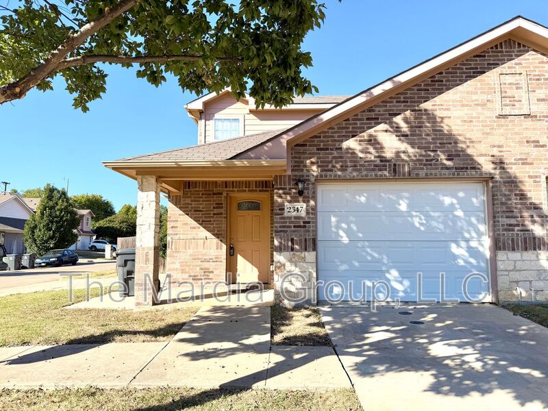 Arlington House: 2347 Bloomfield Dr.