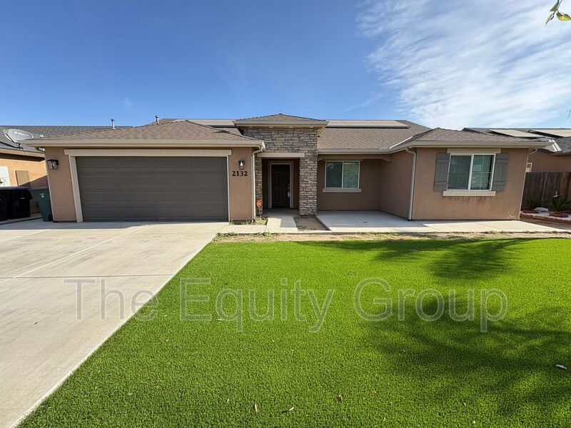 Visalia House: 2132 East Sweet Ave