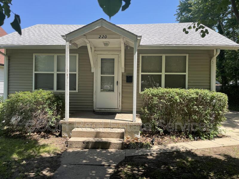 Wichita House: 220 Athenian South