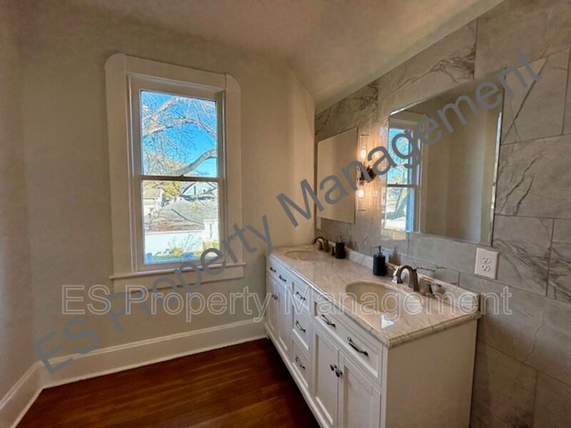 Beautiful and Spacious 4 Bedroom, 2.5 Bathroom home.  - Photo 28