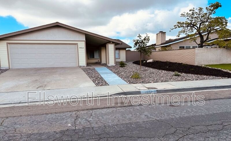 San Diego House: 9914 Bourbon Ct