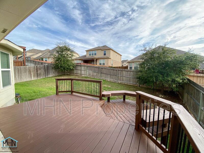 Luxurious 1 Story 3-bed 2-bath + Study home in Alamo Ranch! - Photo 26