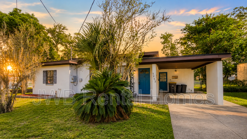 Jacksonville House: 5253 Janice Cir S