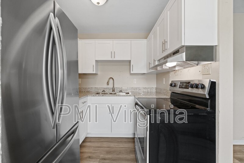 Chesapeake Condo: 4225 Schooner Trl