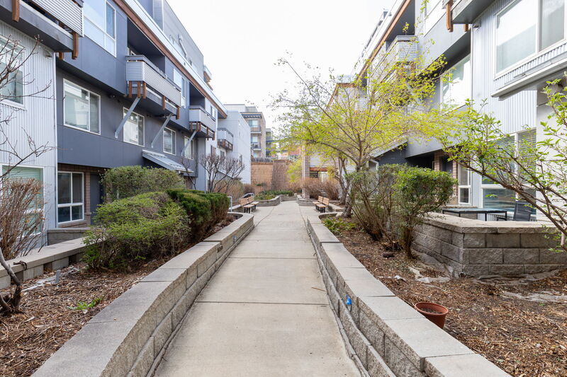 Boulder Condo: 2870 E College Ave