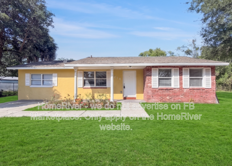 Sanford House: 214 Terry Ln