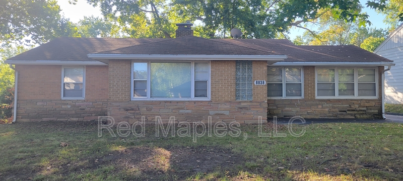St. Louis House: 8838 May Ave