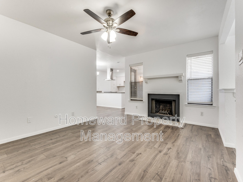 Hurst House: 638 Ridgeline Drive