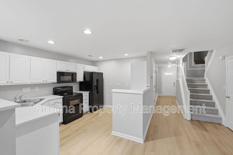 Charlotte House: 8144 Christmas Ct