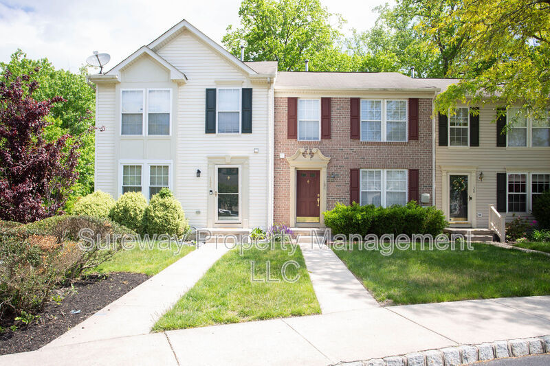 Deptford House: 130 Mount Vernon Ct.