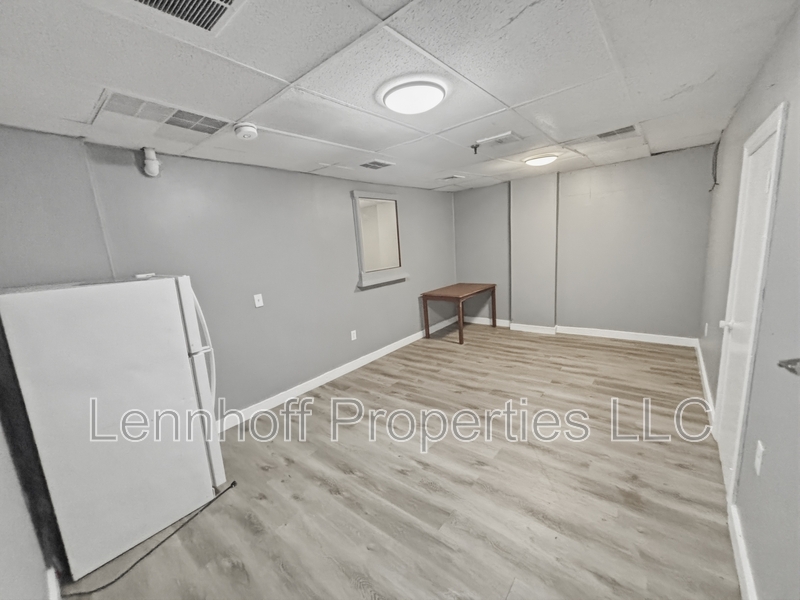 Lawrence House: 32 Lawrence Street - 11A